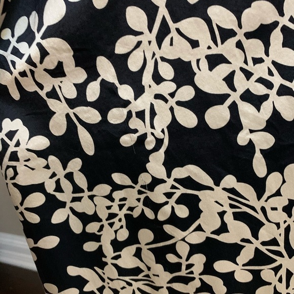 Donna Ricco Black and Ivory Silk Floral Wrap Dress - Picture 4 of 11